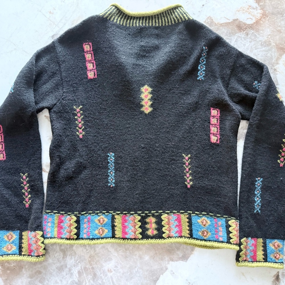 Colorful Patterned Women's Cardigan - Picture 6 of 7